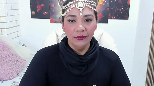 _Lakshmi_hotx